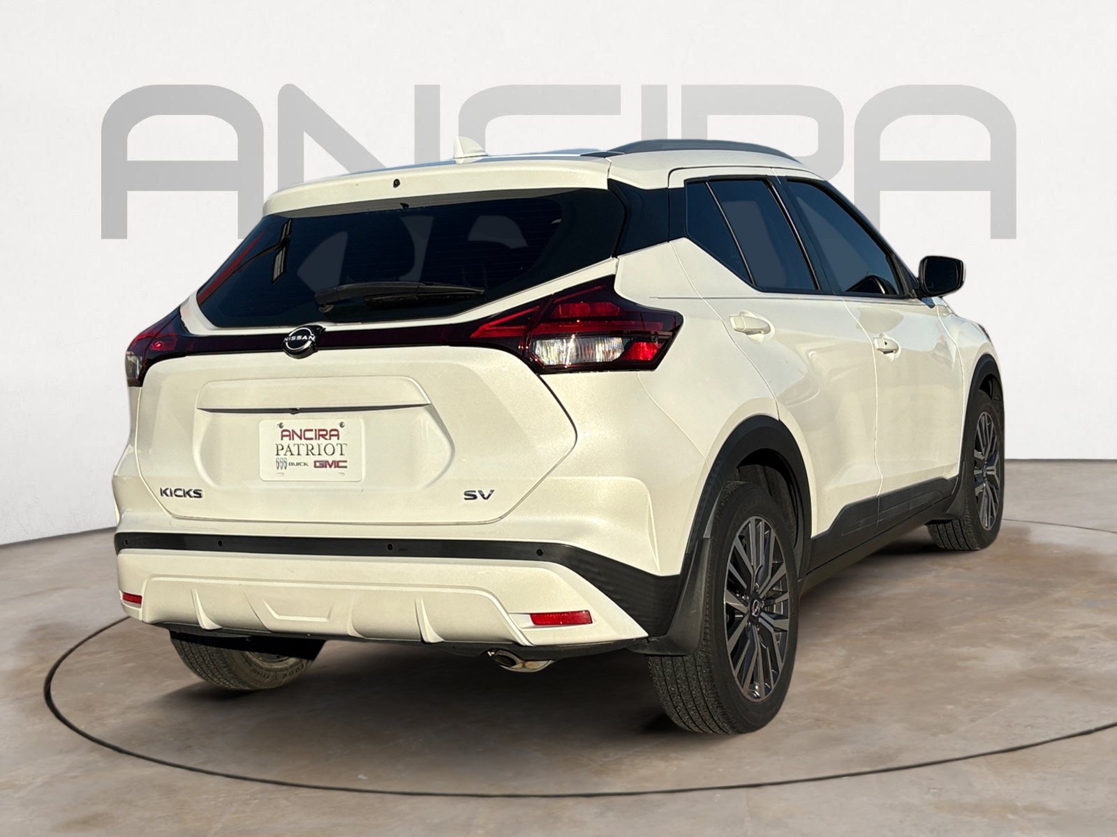 Used 2023 Nissan Kicks SV FWD image 10
