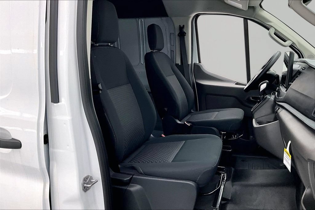 Used 2026 Ford Transit 150 Low Roof RWD image 7