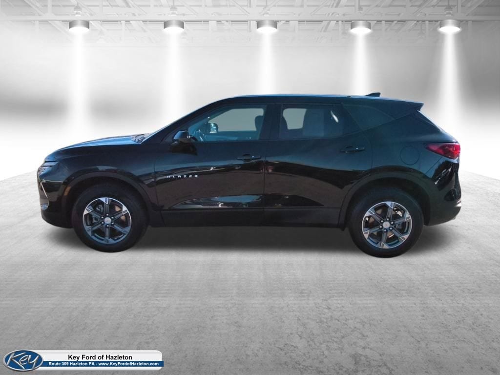 Used 2025 Chevrolet Blazer LT FWD image 7