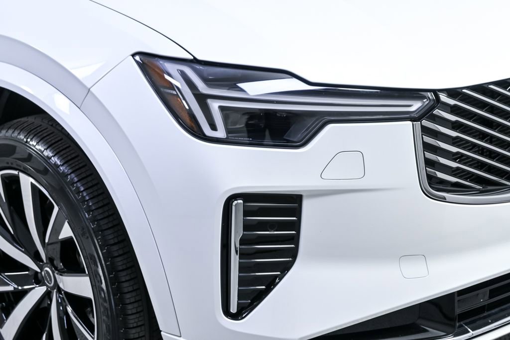 Certified 2025 Volvo XC90 B6 Core w/ Climate Package image 39