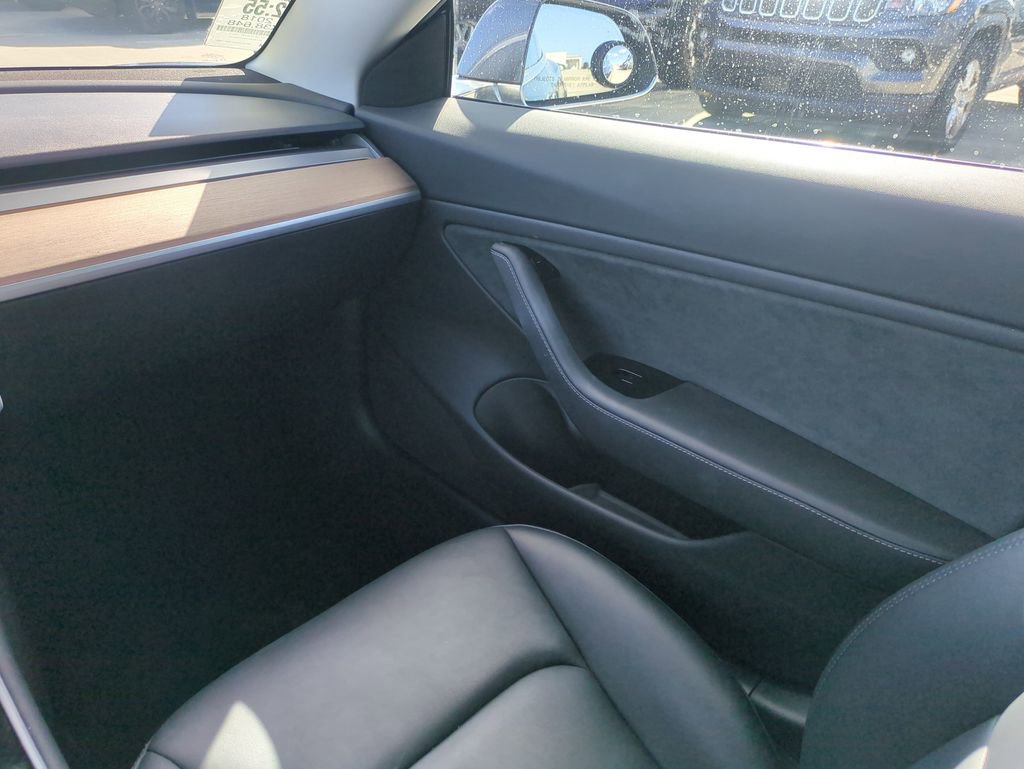 Used 2018 Tesla Model 3 Long Range image 16
