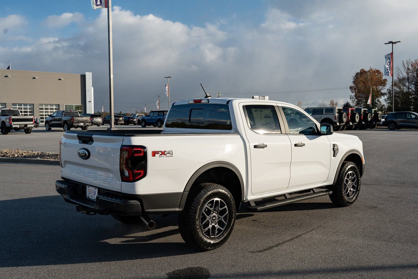New 2025 Ford Ranger XLT w/ FX4 Off-Road Package image 10