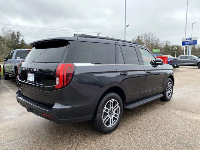 Used 2025 Ford Expedition Active image 3