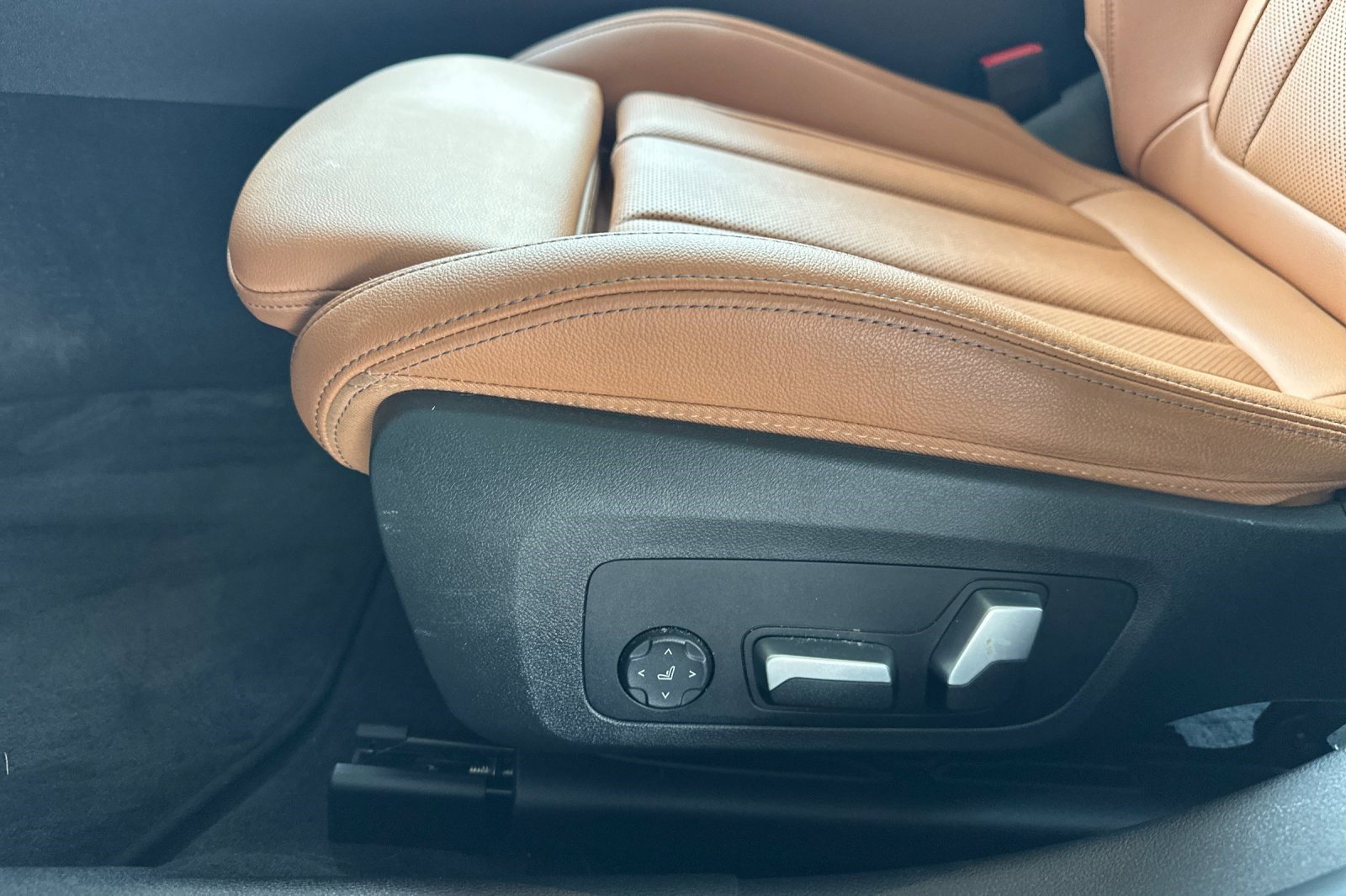 Certified 2023 BMW 330e w/ Premium Package image 14