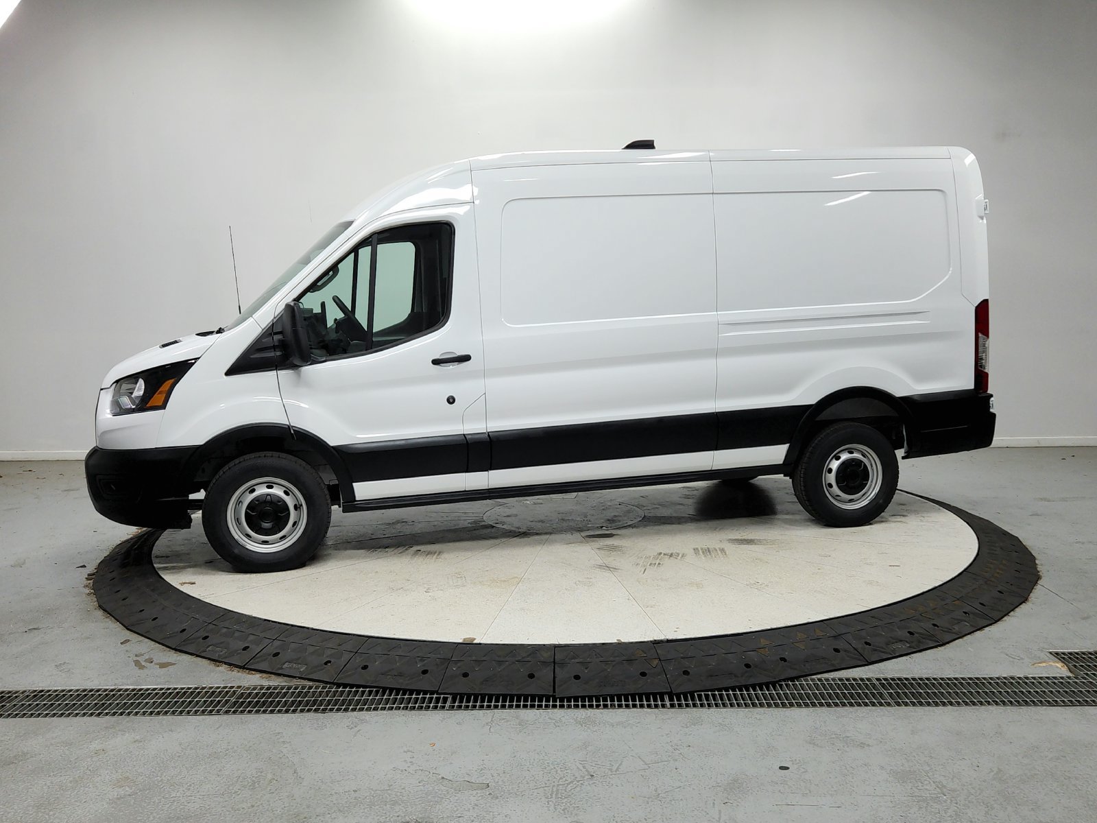 New 2027 Ford Transit 250 148 Medium Roof w/ Load Area Protection Package RWD image 5