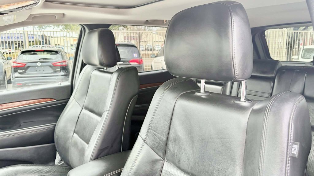 Used 2013 Jeep Grand Cherokee Limited w/ Luxury Group II image 10