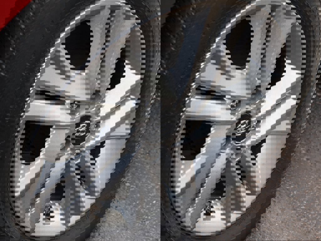 Used 2020 Hyundai Elantra SEL image 23