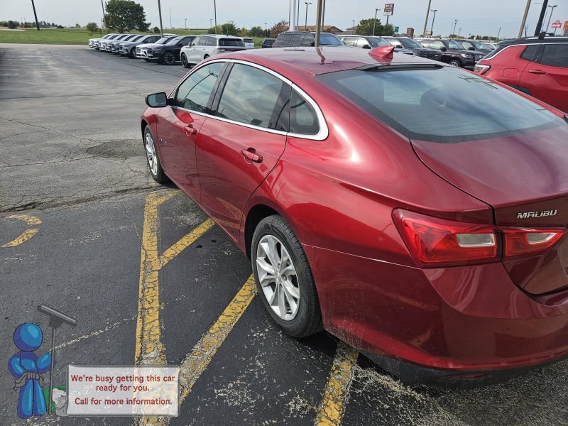 Used 2025 Chevrolet Malibu LT FWD image 3