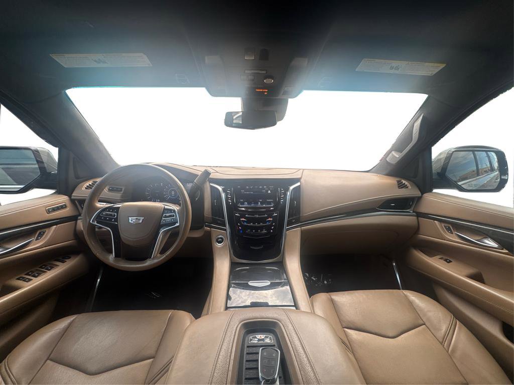 Used 2018 Cadillac Escalade Platinum RWD image 20
