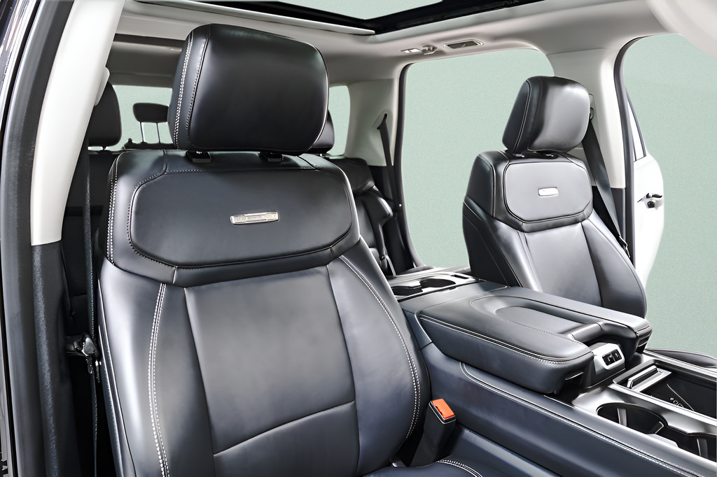 Used 2025 Ford Expedition Platinum AWD/4WD image 42