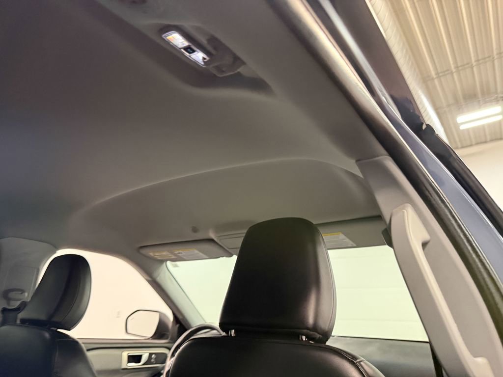 Used 2021 Ford Explorer XLT w/ Equipment Group 202A image 19