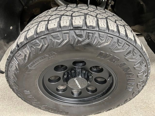 Used 2024 Chevrolet Silverado 2500 ZR2 w/ Technology Package image 15