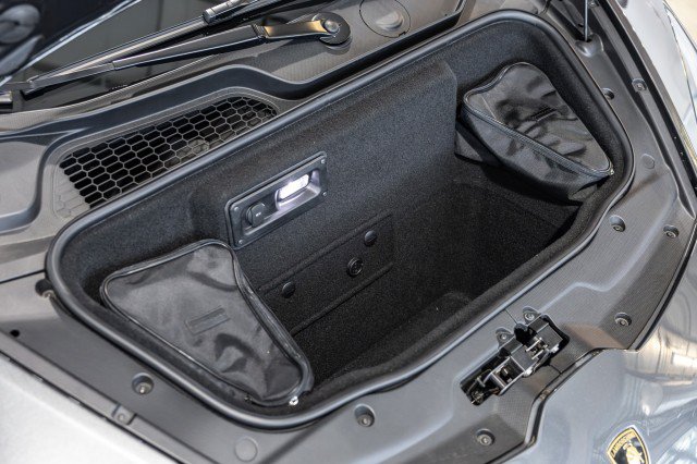 Used 2021 Lamborghini Huracan EVO RWD image 32