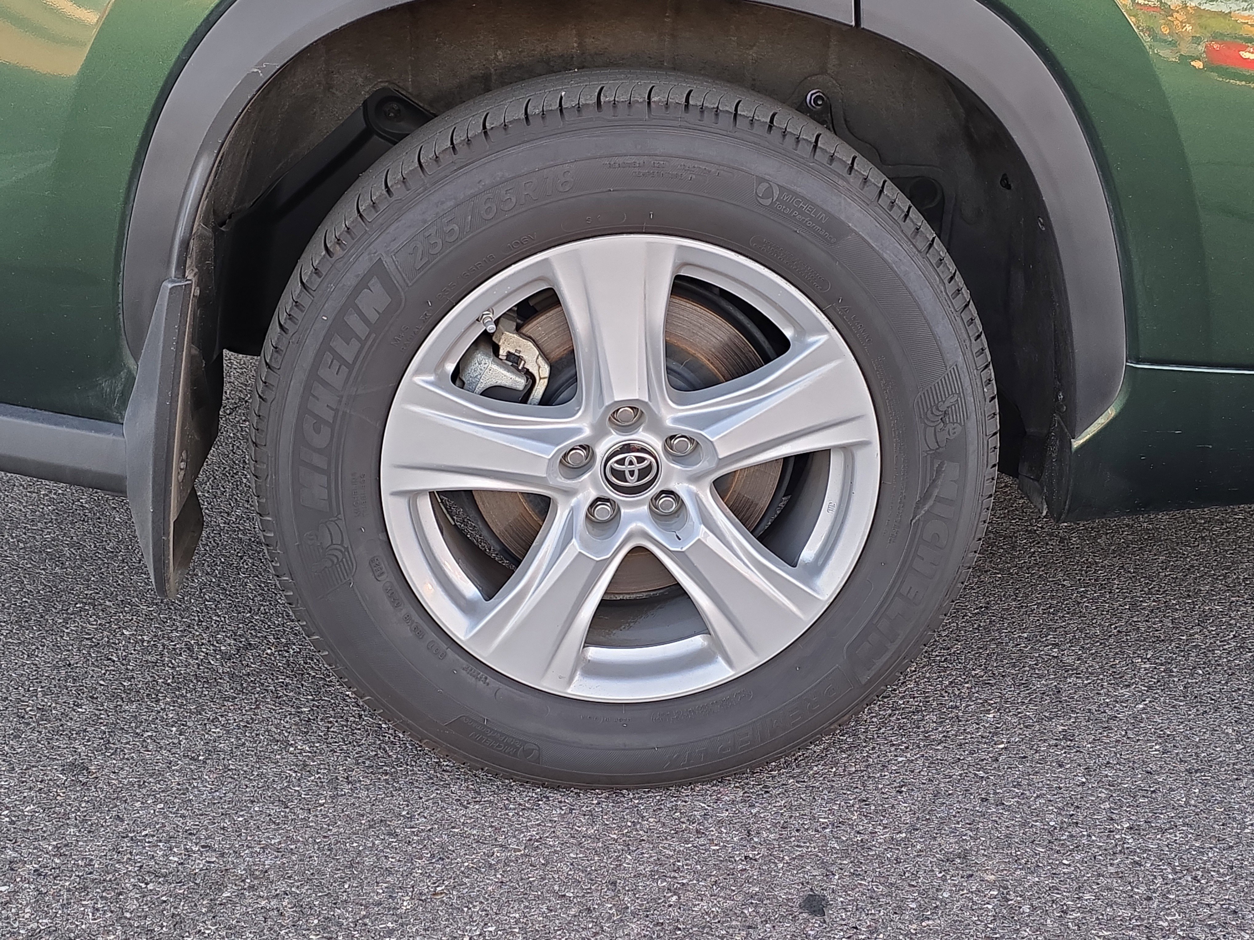 Used 2023 Toyota Highlander LE image 8