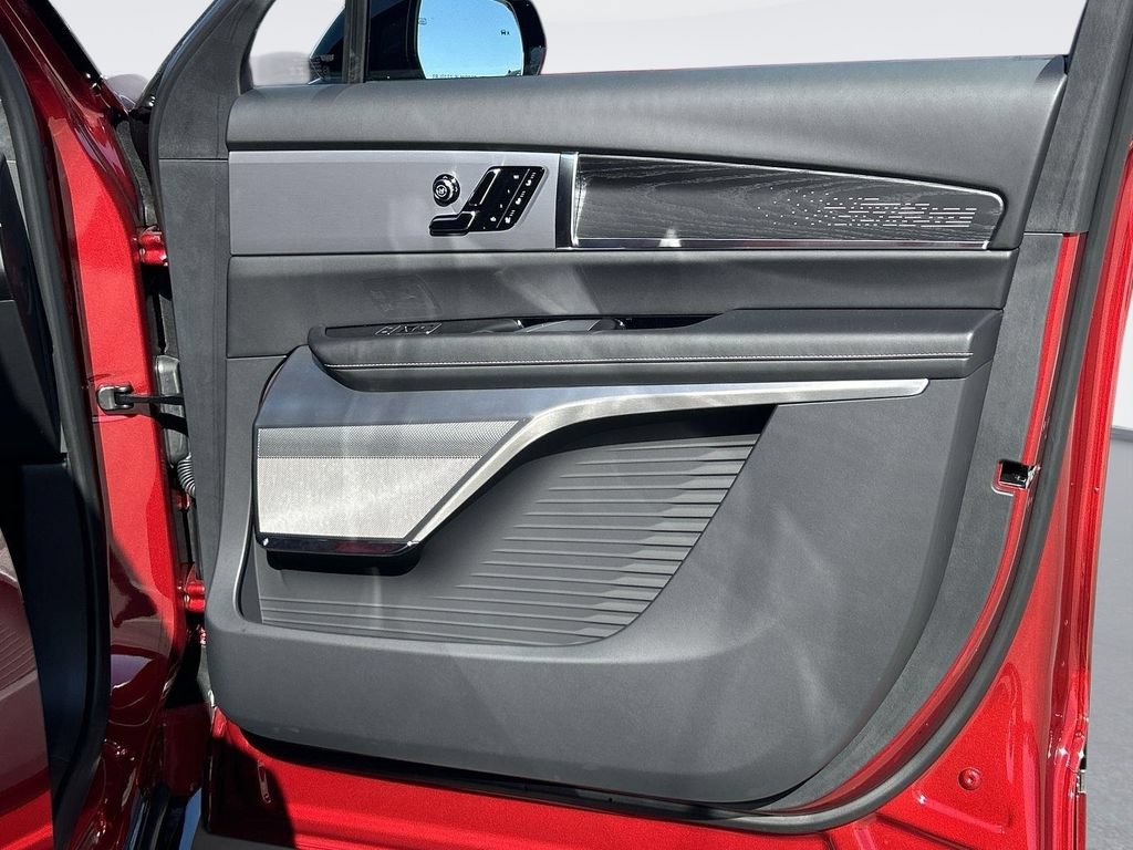 New 2026 Cadillac Vistiq Platinum AWD/4WD image 33