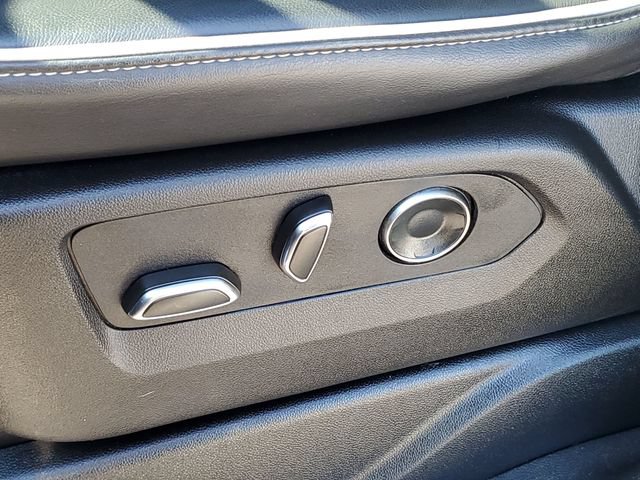 Used 2024 Cadillac Escalade Premium Luxury w/ LPO, Floor Liner Package AWD/4WD image 9