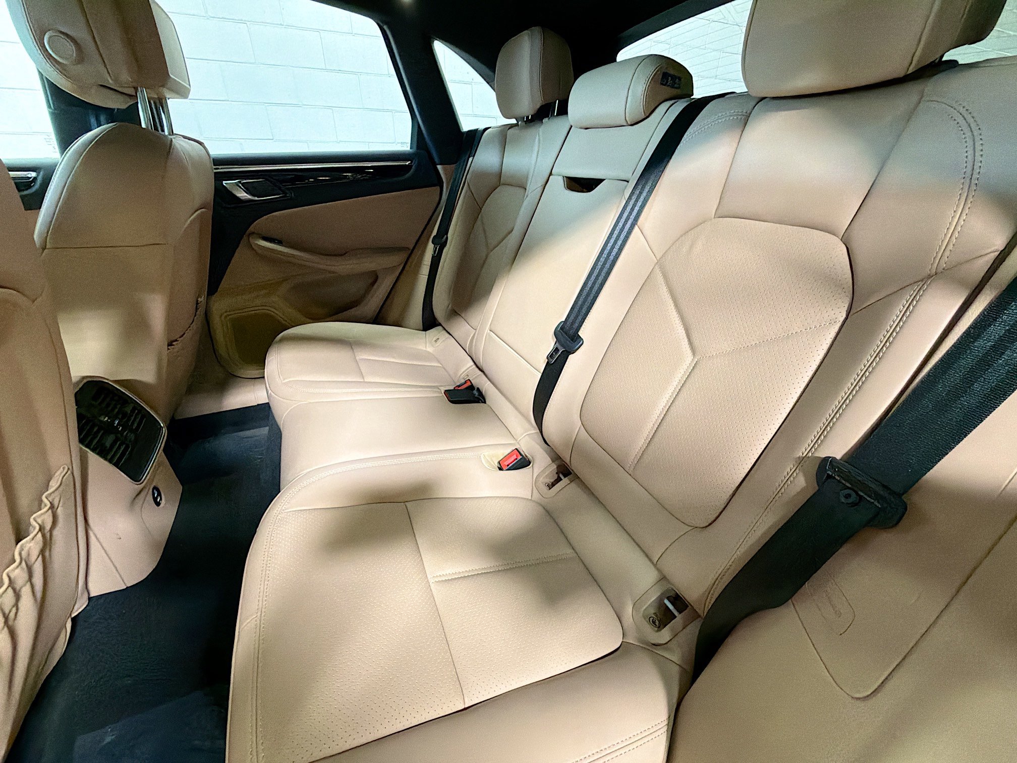 Certified 2025 Porsche Macan image 21