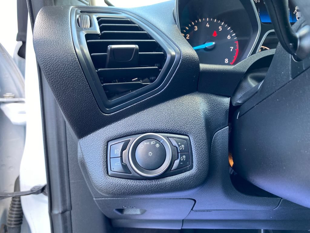 Used 2019 Ford Escape SE FWD image 30