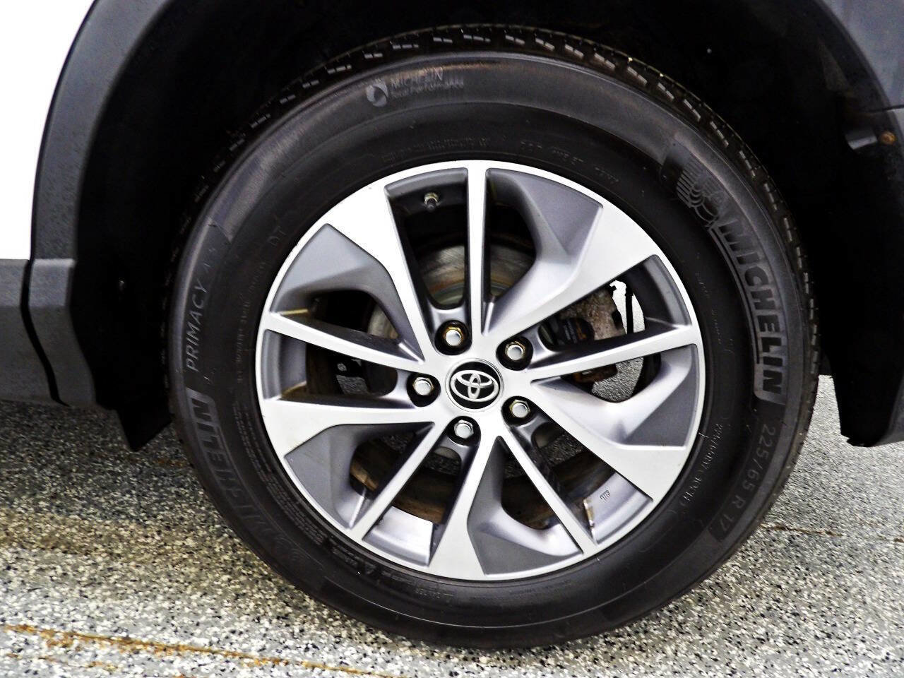 Used 2016 Toyota RAV4 XLE AWD/4WD image 21