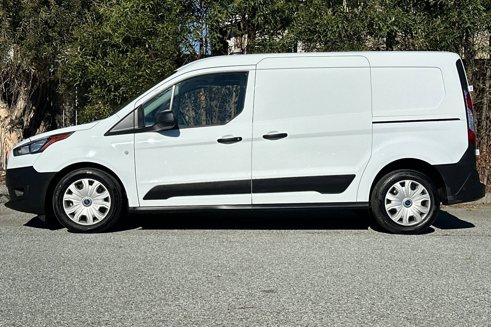 Used 2023 Ford Transit Connect XL image 2