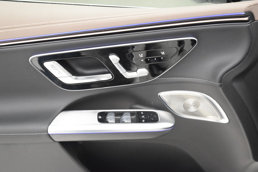 New 2027 Mercedes-Benz EQE 320 4MATIC SUV image 22