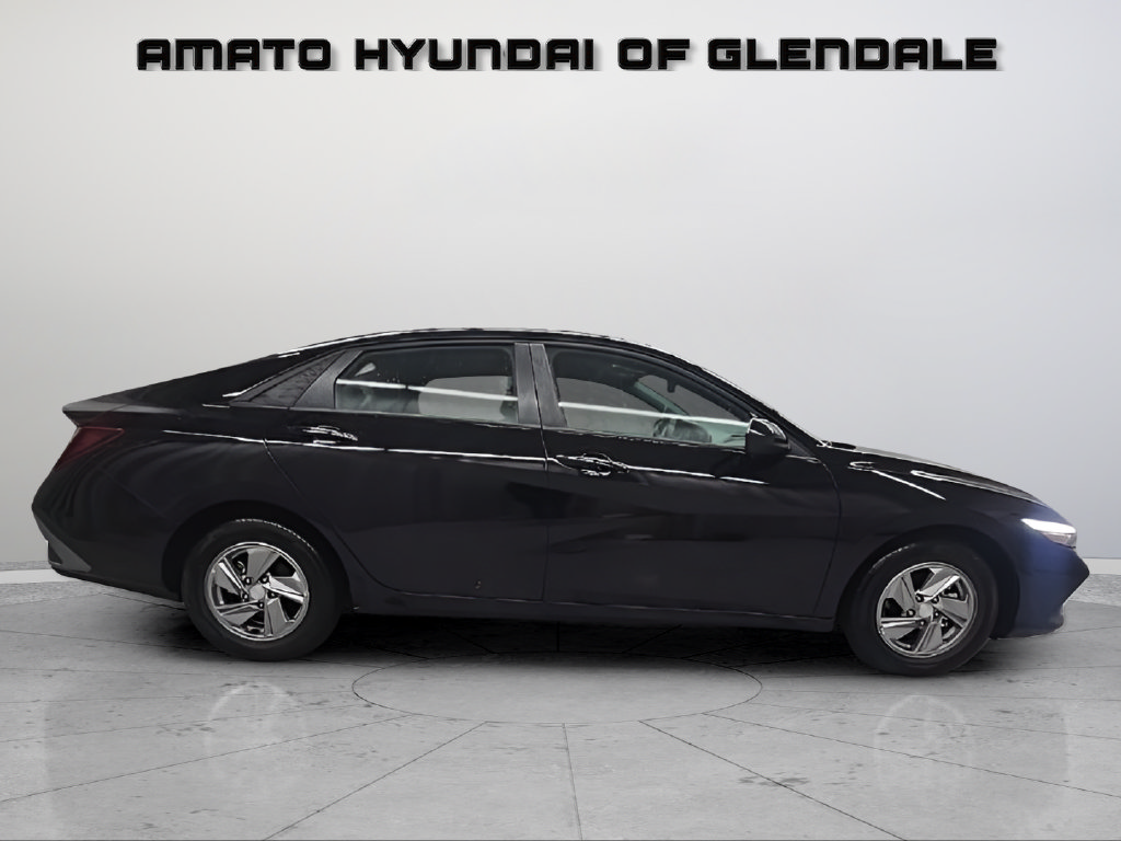 Certified 2026 Hyundai Elantra SE FWD image 7