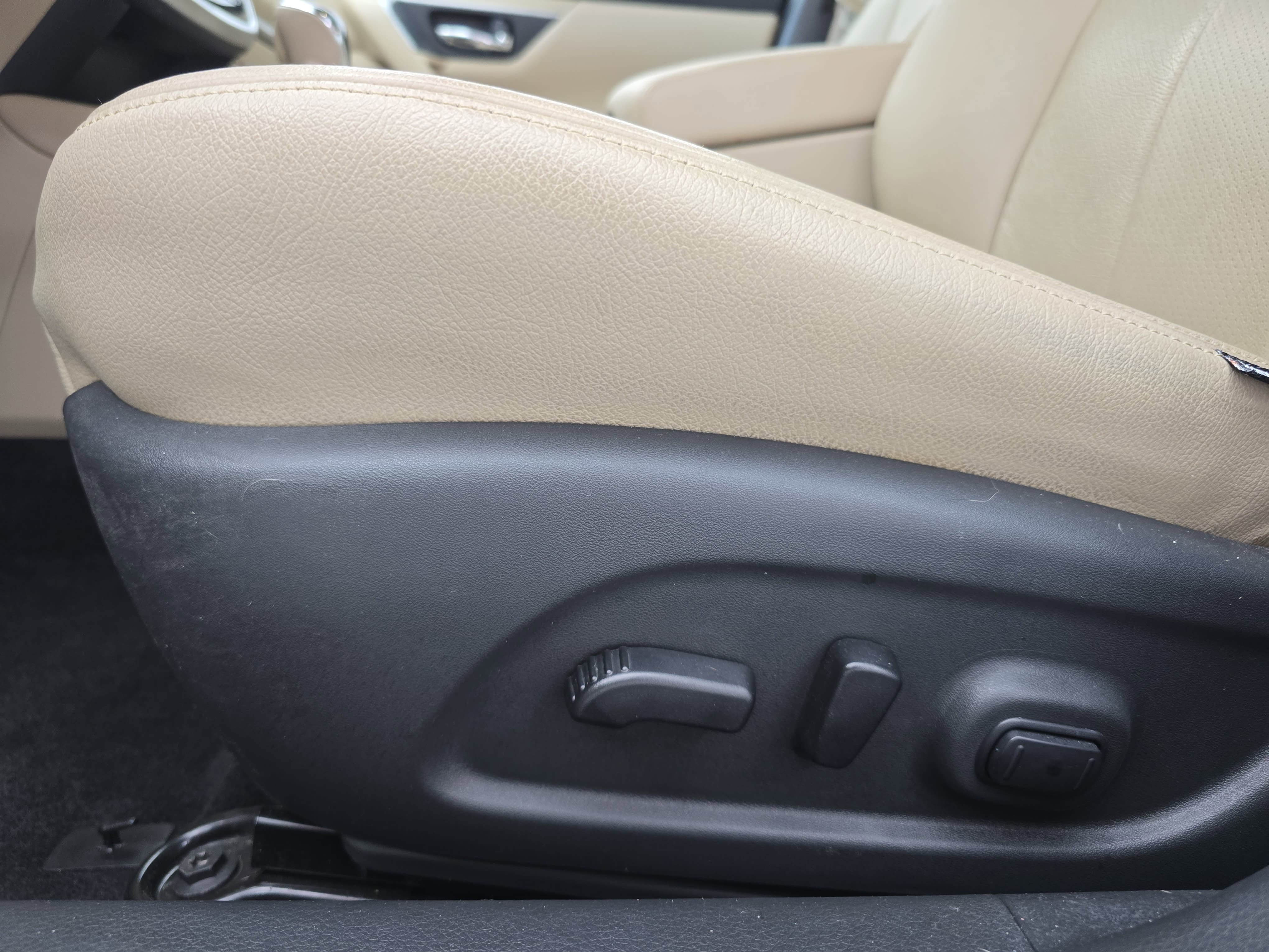 Certified 2018 Nissan Altima 2.5 SV w/ 2.5 SV Technology Package FWD image 28