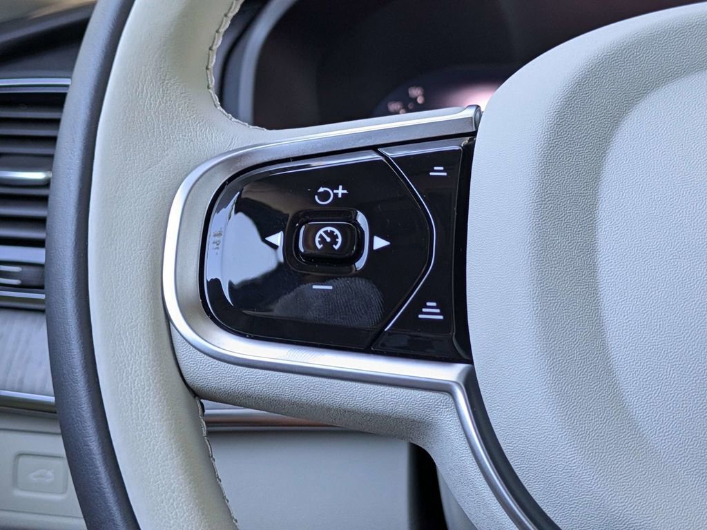 Certified 2025 Volvo XC90 B6 Plus AWD/4WD image 26