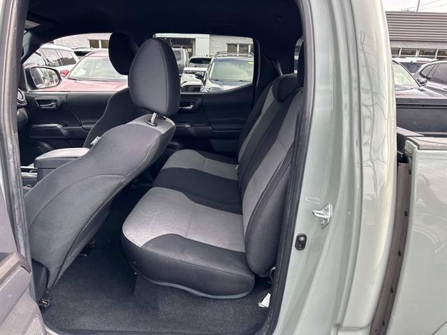 Used 2022 Toyota Tacoma TRD Sport AWD/4WD image 8