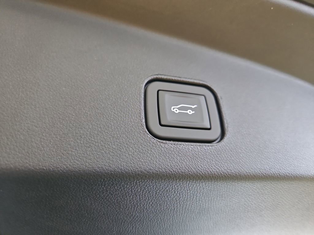 New 2026 Cadillac Lyriq V AWD/4WD image 14