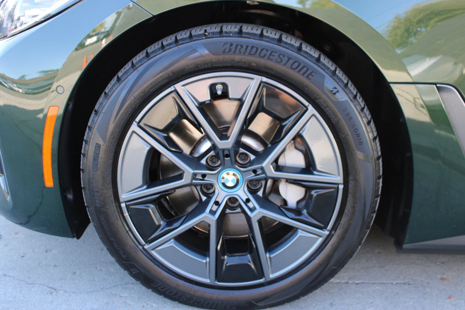 Used 2023 BMW i4 eDrive40 RWD image 10
