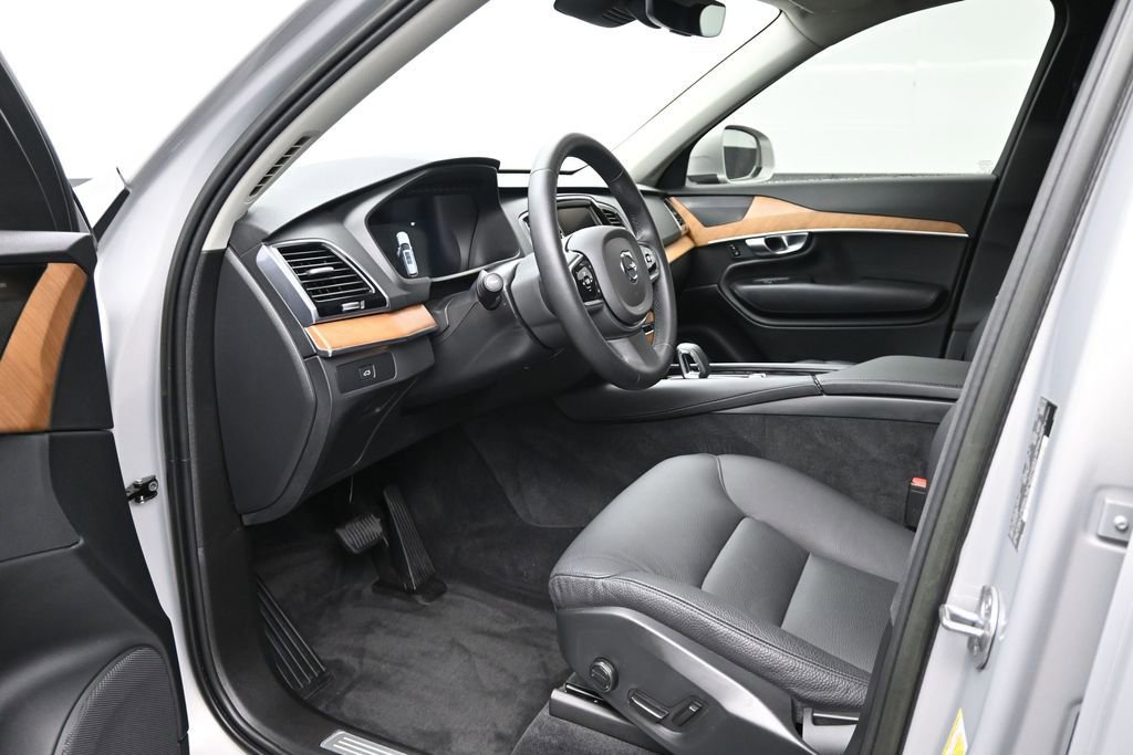 Used 2023 Volvo XC90 B6 Plus w/ Protection Package Premier AWD/4WD image 9
