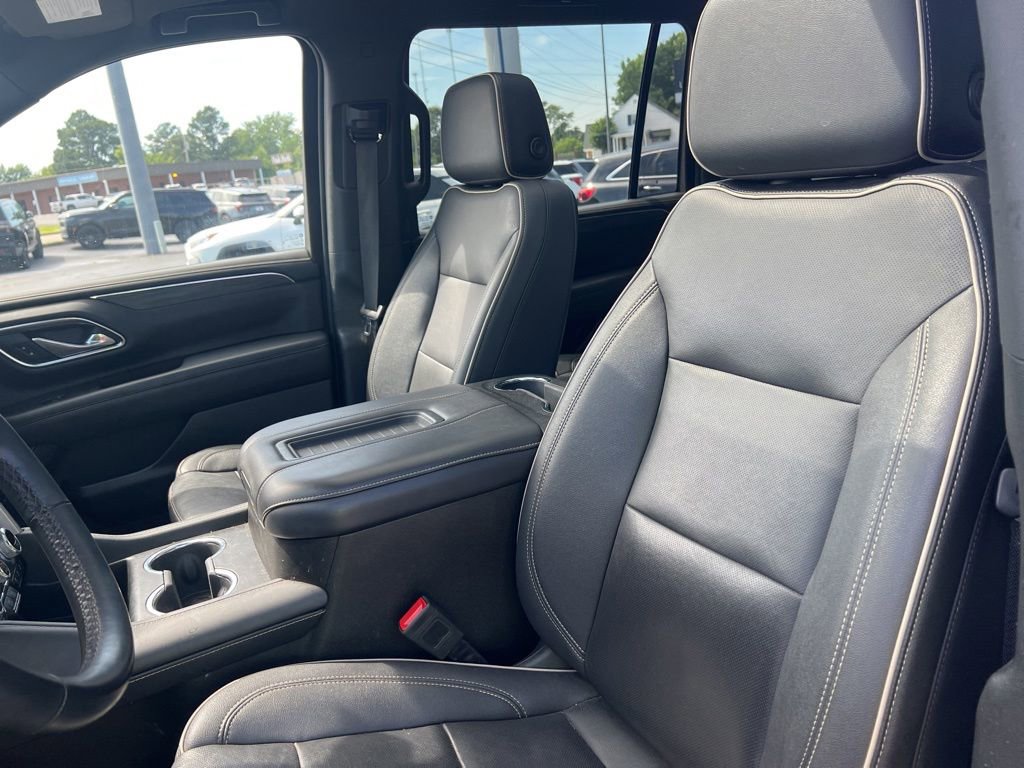 Used 2023 GMC Yukon XL SLT w/ SLT Premium Package AWD/4WD image 8