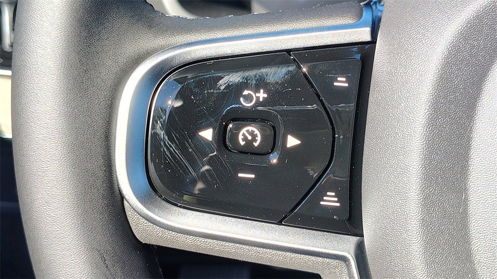 New 2026 Volvo XC90 B6 Plus w/ Protection Package Premier image 16