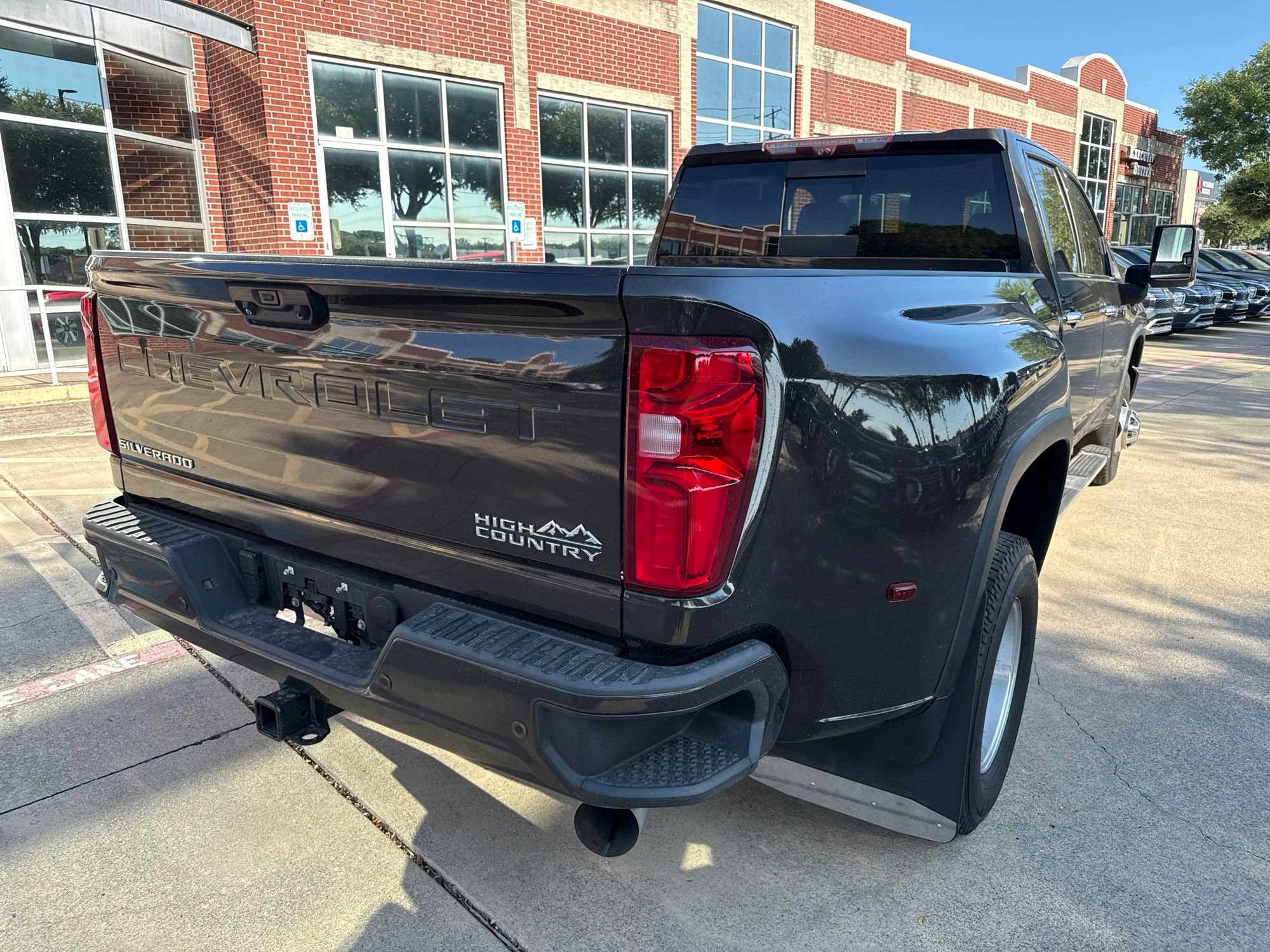 Used 2021 Chevrolet Silverado 3500 High Country AWD/4WD image 3