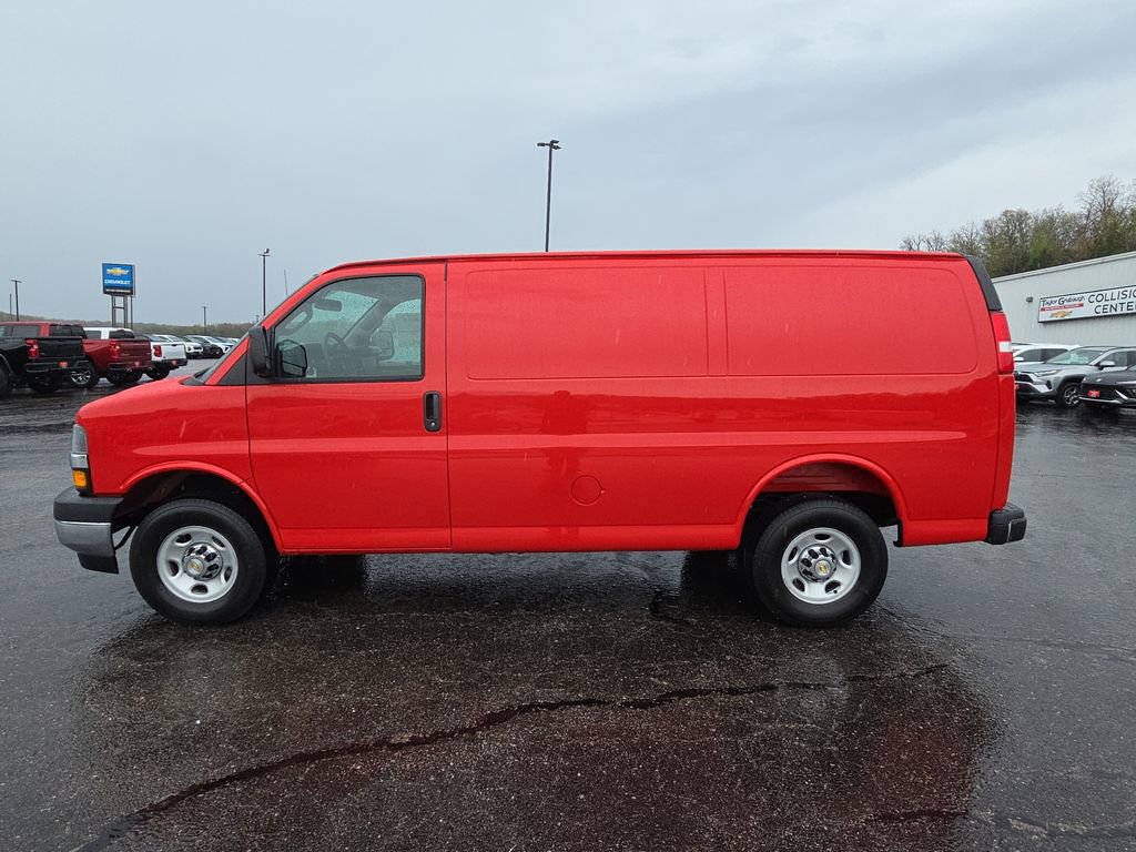 New 2026 Chevrolet Express 3500 RWD image 5