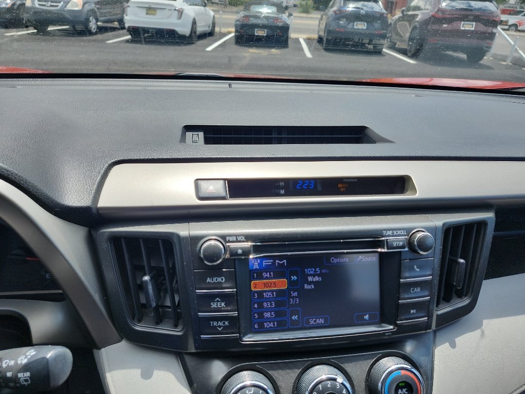 Used 2013 Toyota RAV4 LE FWD image 27