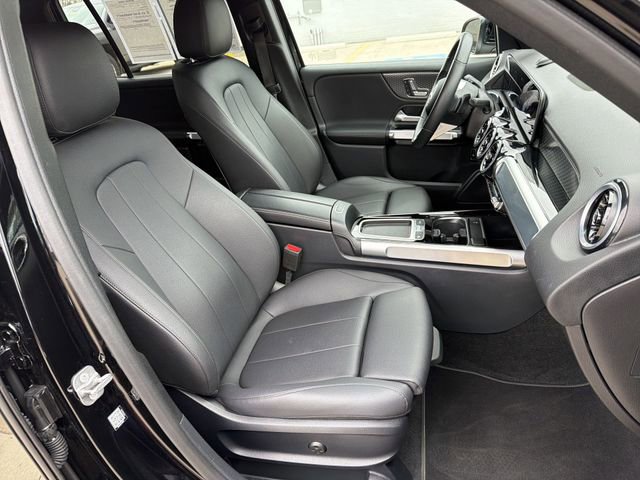 Used 2025 Mercedes-Benz GLB 250 image 25