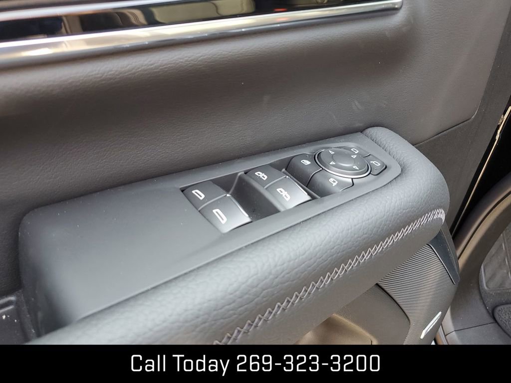 New 2025 GMC Yukon XL Denali w/ Denali Reserve Package image 25