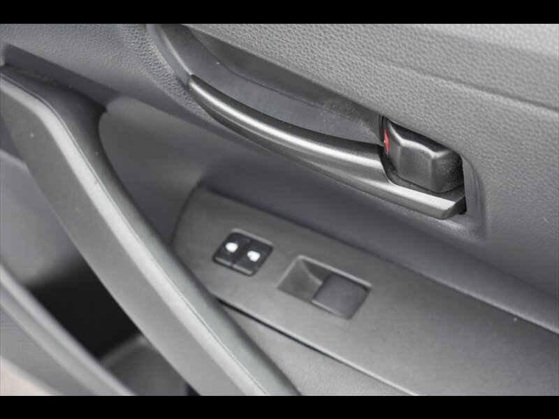 Used 2021 Toyota Corolla LE w/ Carpet Mat Package (TMS) FWD image 35