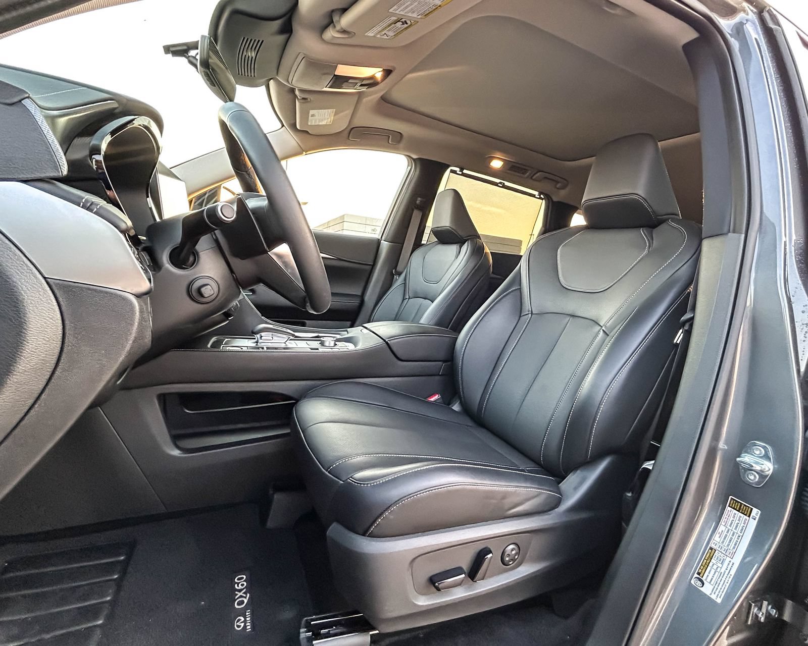 Certified 2024 INFINITI QX60 Luxe FWD image 10