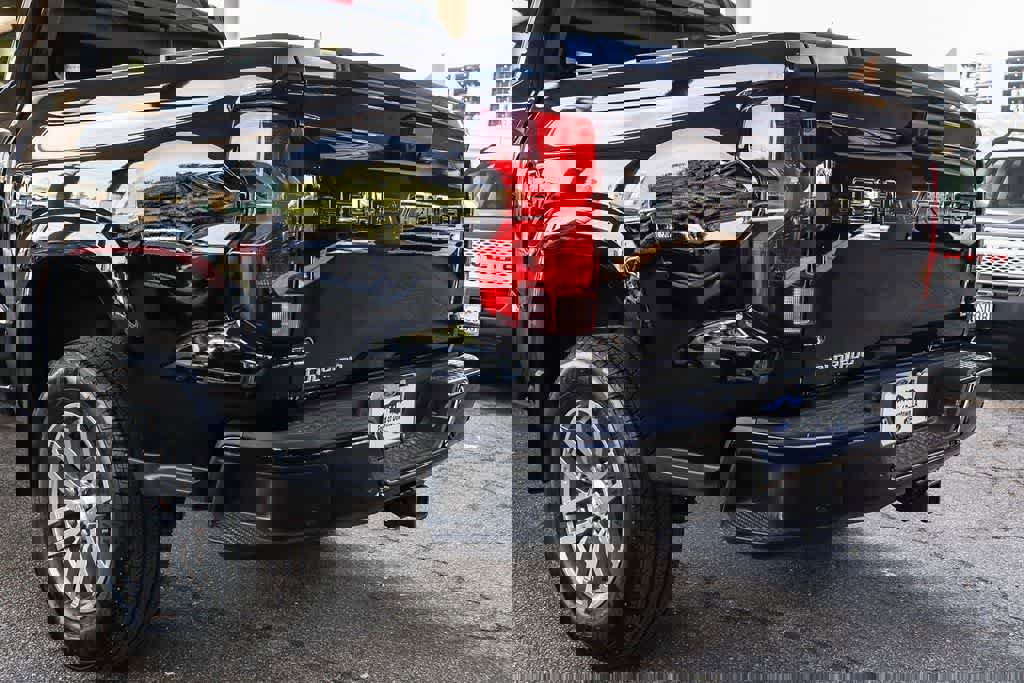 Used 2024 Chevrolet Colorado LT w/ LT Convenience Package image 9