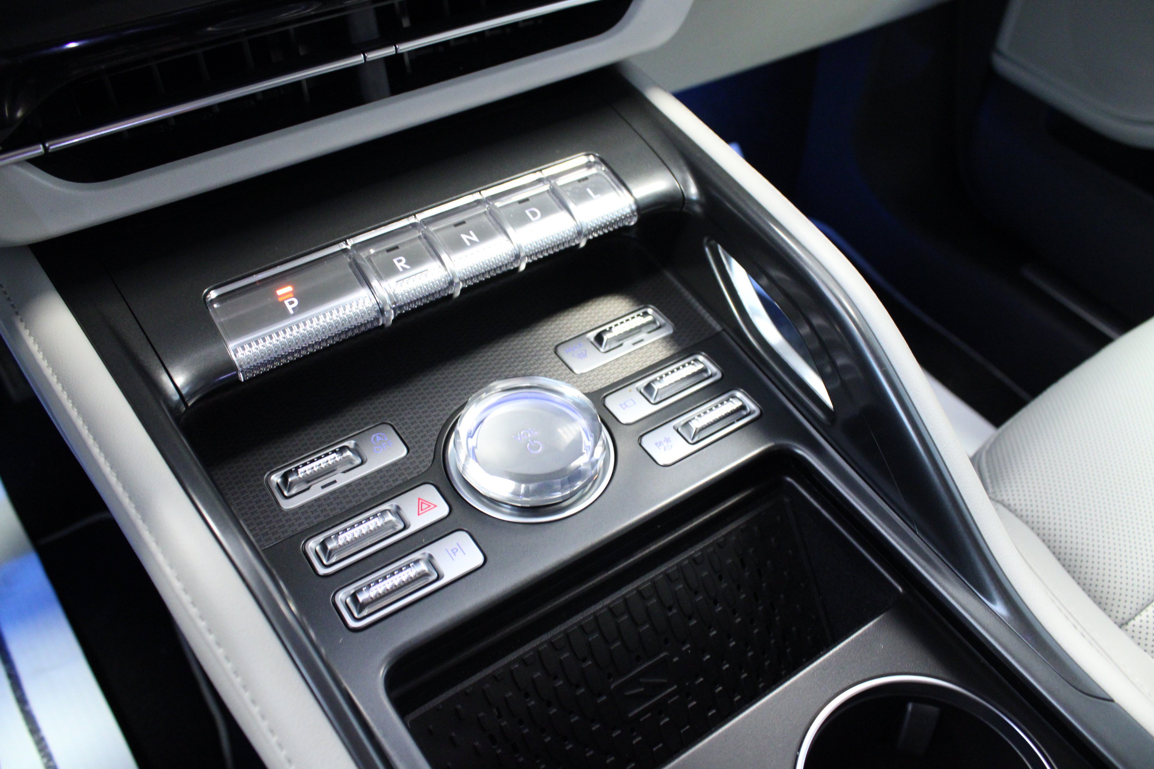 Used 2026 Lincoln Nautilus Premier AWD/4WD image 23