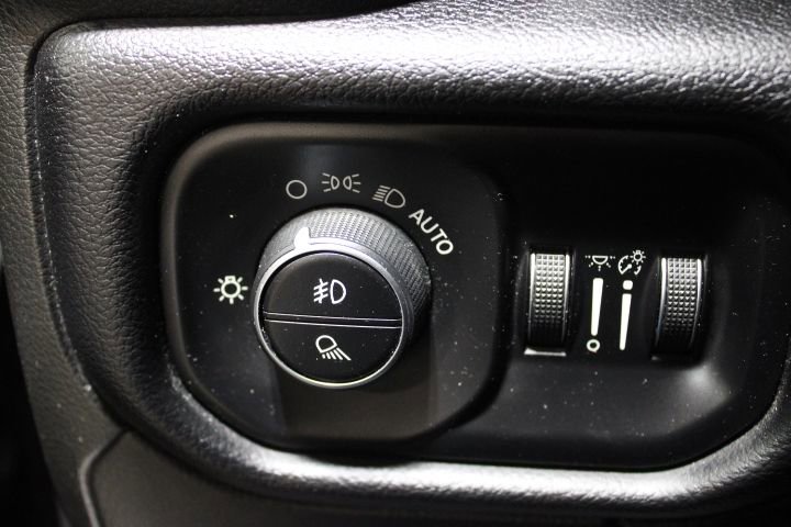 Used 2019 RAM 1500 Laramie image 37