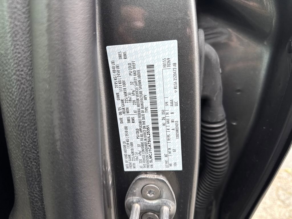 Used 2025 Lincoln Corsair FWD w/ Equipment Group 101A image 23