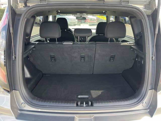 Used 2017 Kia Soul + image 18