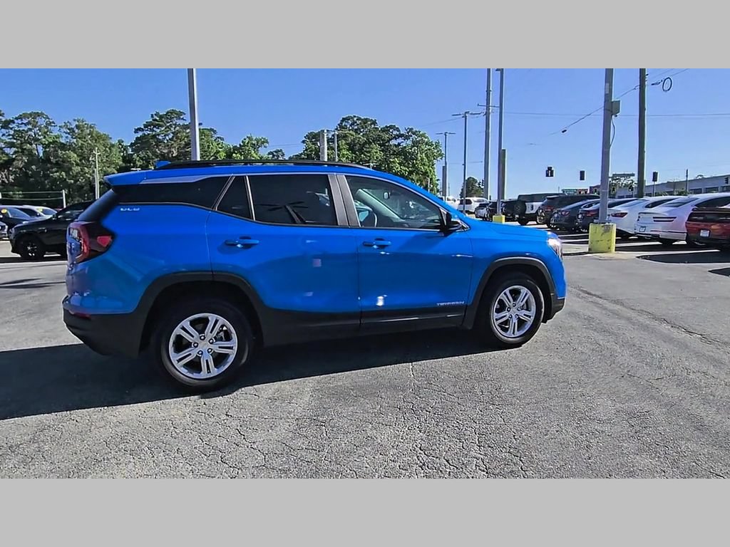 Used 2024 GMC Terrain SLE w/ Driver Convenience Package FWD image 32