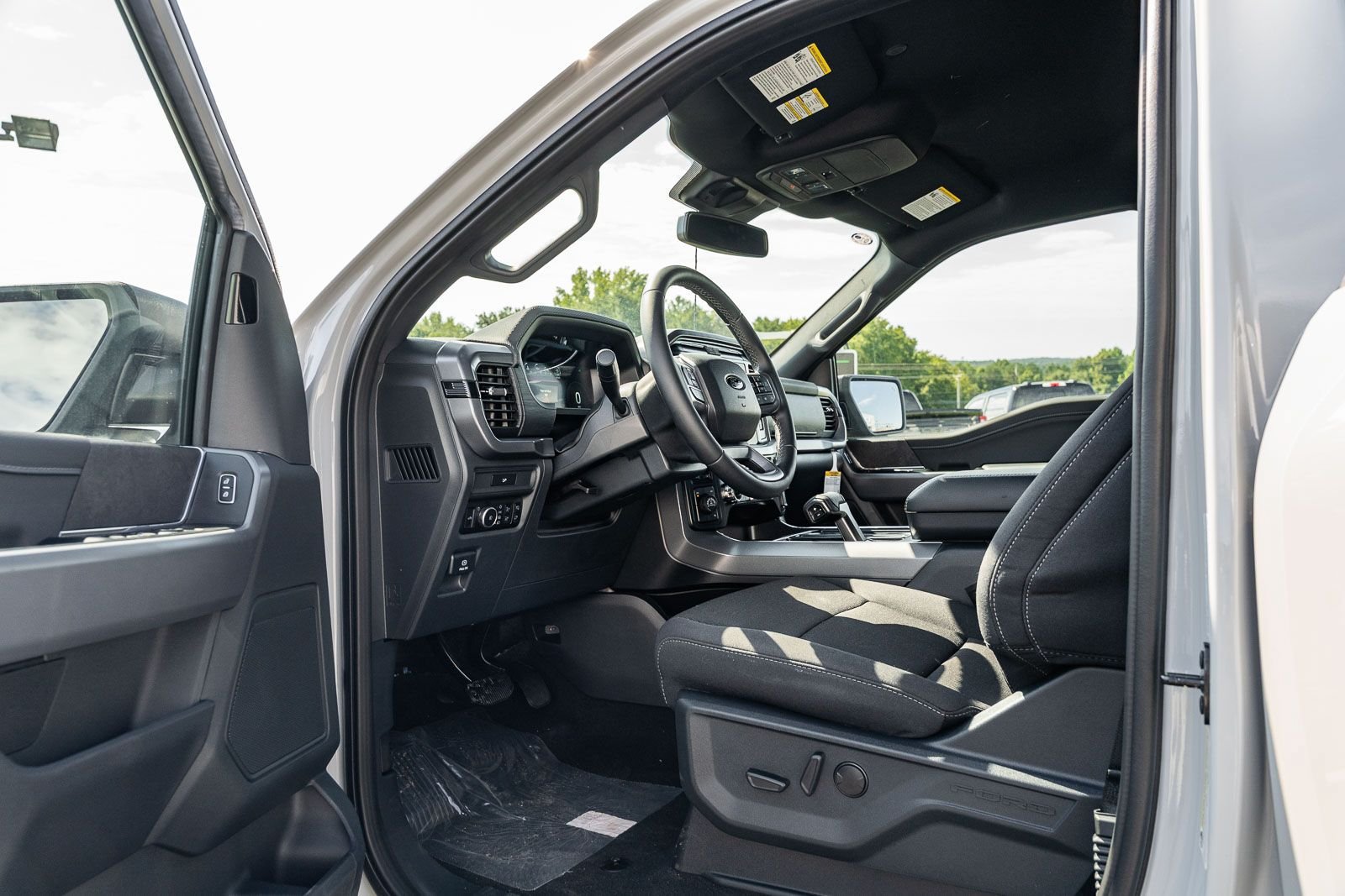 New 2026 Ford F150 XLT w/ Equipment Group 302A MID AWD/4WD image 13