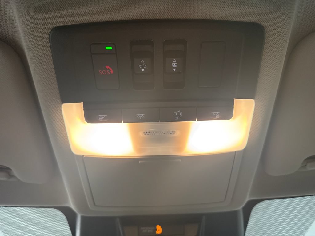 Used 2023 Nissan Rogue SV AWD/4WD image 23