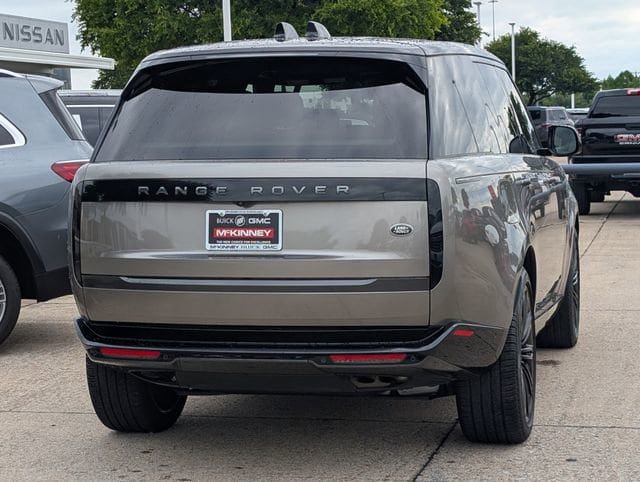 Used 2023 Land Rover Range Rover SE AWD/4WD image 4
